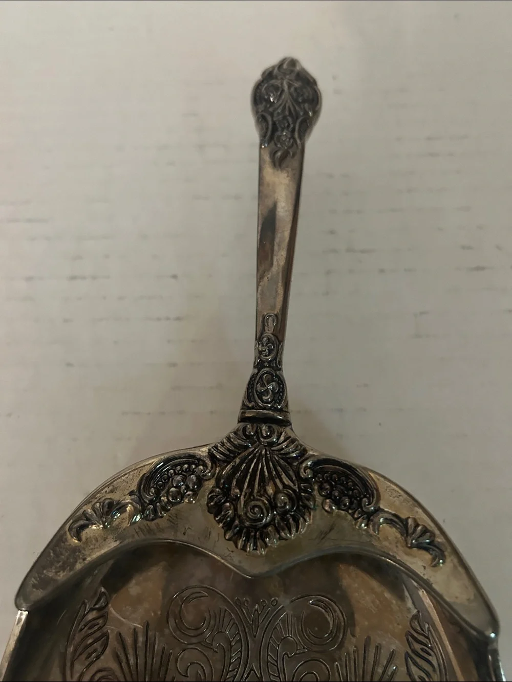 Godinger Silver Ornate Serving Dustpan